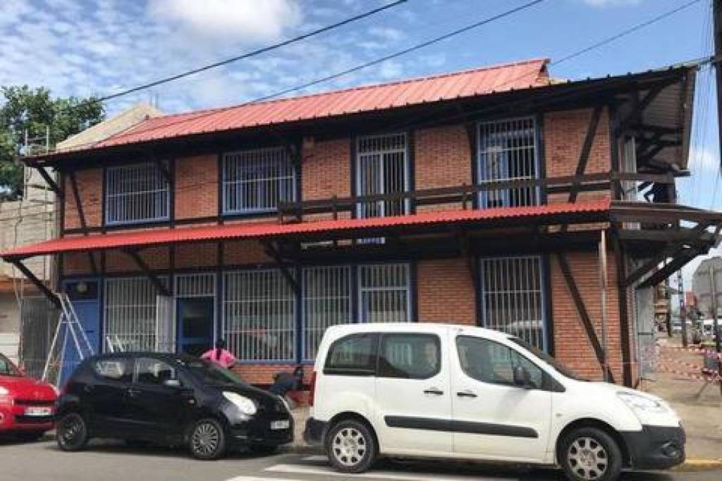 À Vendre : Immeuble de Bureaux 180m² avec Garage au Centre-Ville de Cayenne
