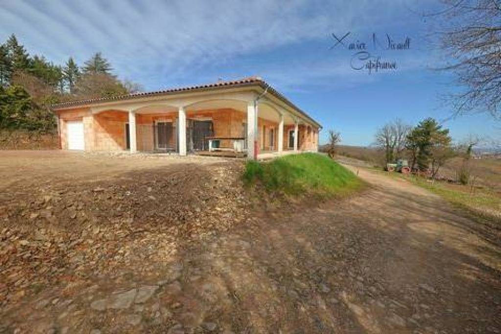 Maison à vendre 5 pièces LEYNES (71)