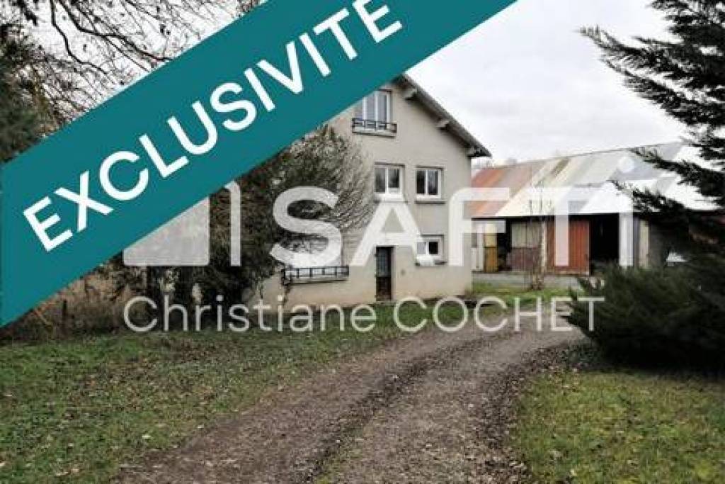 Grande maison de 284m2 à rénovée divisée en 3 appartements avec dépendances de 478m2 environ