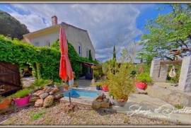 ? Coup de cur à Cruzy ! Maison de charme 151 m² avec jardin piscinable, garage, combles aménageables & puits