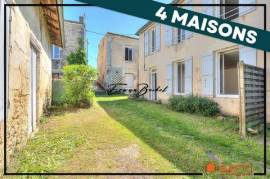 Ensemble immobilier composé de quatre maisons