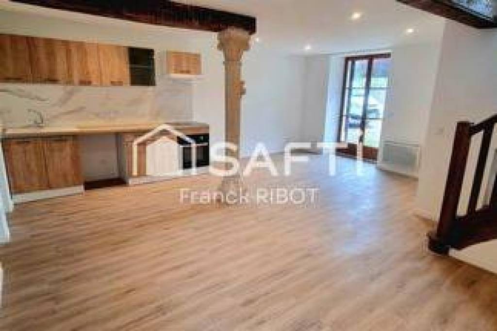Maison de village de 125m2 rénovée en 2024