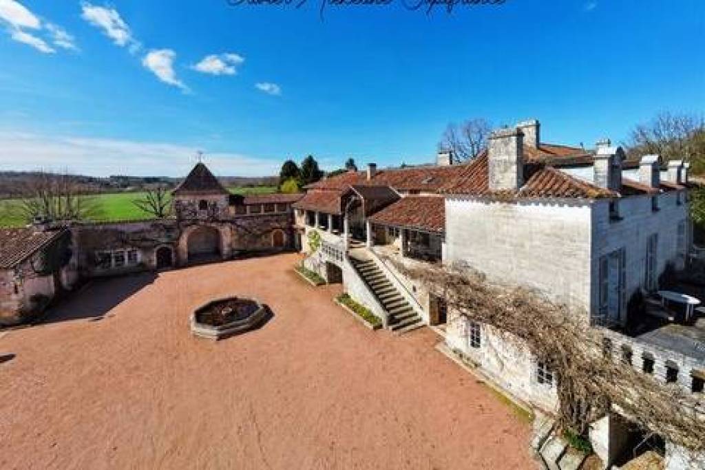 Propriété à vendre 16 pièces BRANTOME (24)