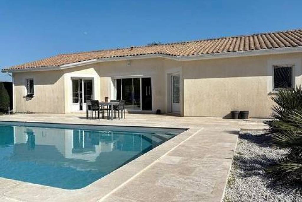 Maison de 122 m² avec piscine sur 6100 m² de terrain