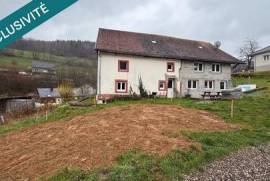 Maison Mitoyenne rénovée en 2 appartements ou gîtes