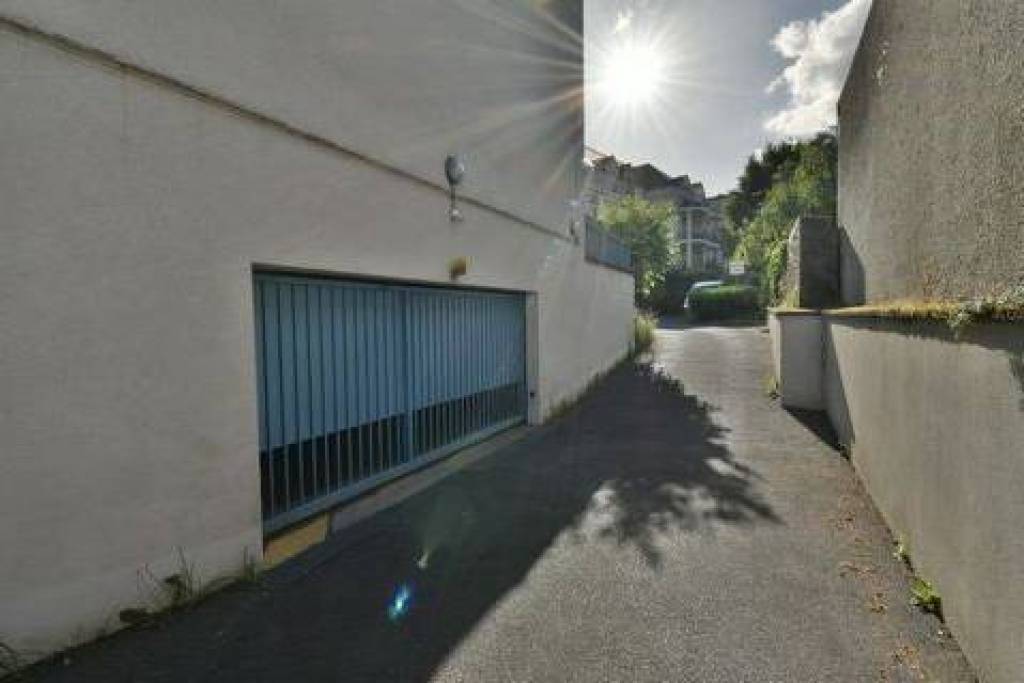 Place de parking intérieure à vendre à LONGJUMEAU (91)