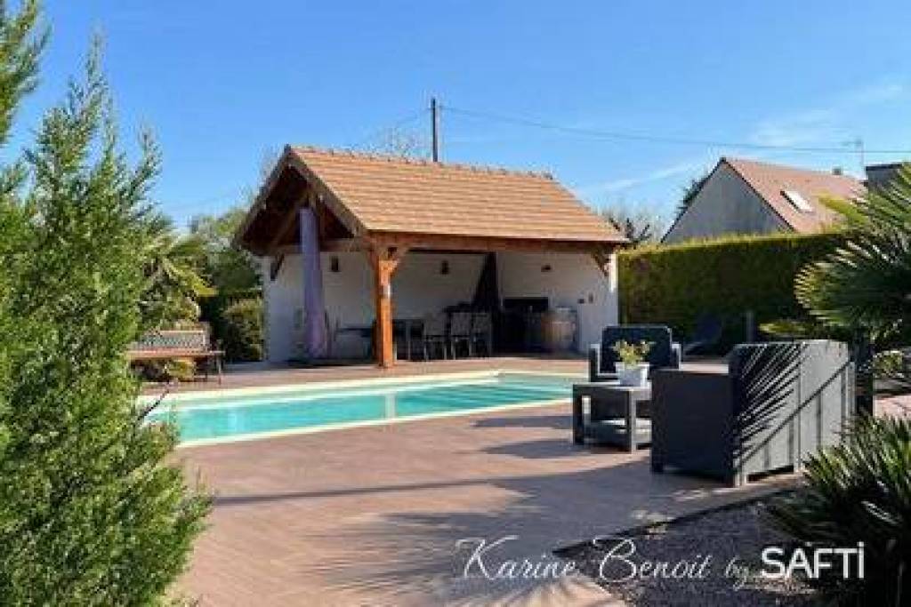 Maison traditionnelle, offrant un cadre de vie idyllique àla campagne et proche des commodités