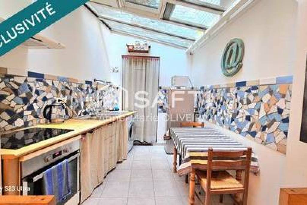 Bel appartement triplex de 3 pièces meublé situé en hyper centre et sans travaux.