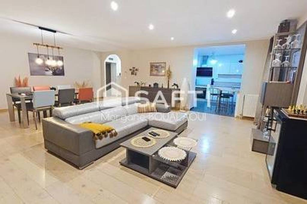 APPARTEMENT 5 PIÈCES - 138 M² - 2 PARKINGS ET CAVE