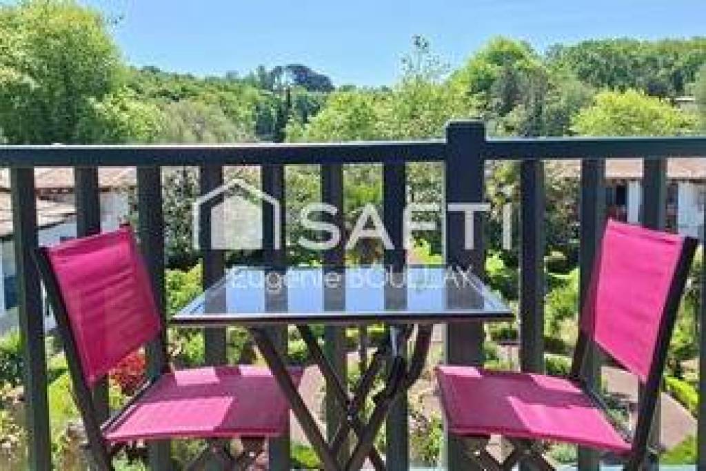 Bel appartement avec terrasse à proximité de la mer