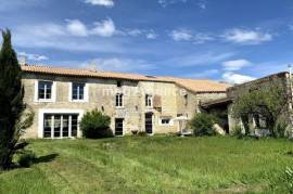 Maison T5 ancienne renovée