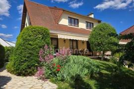 Maison familiale de 171 m² habitables sur sous-sol total de 123 m² Terrain de 661 m²