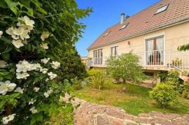 Grande Maison à vendre de 190m2 édifiée sur 950m2 de terrain - village toutes commodités à 10min de chantilly