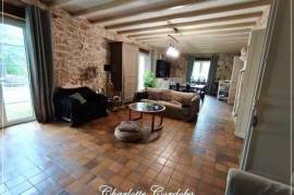 Coup de cur pour cette maison en pierre au cur de la nature, possibilité gîte 2 ha et vue imprenable