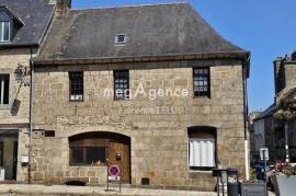 Bel Immeuble en pierre -centre ville- investisseur
