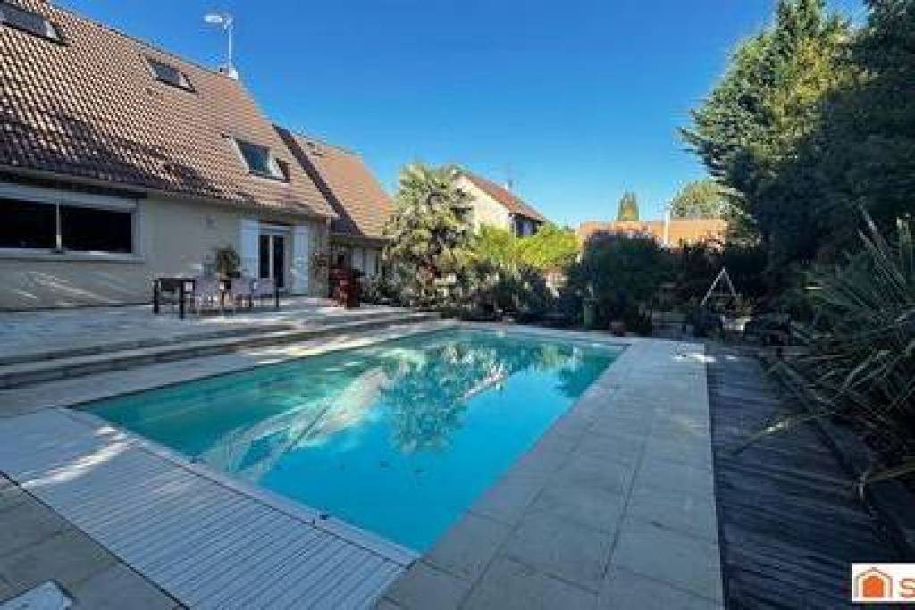 Maison de 209 m2 sur 800 m2