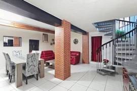 Maison de village de 170 m² avec dépendance et terrain de un hectare