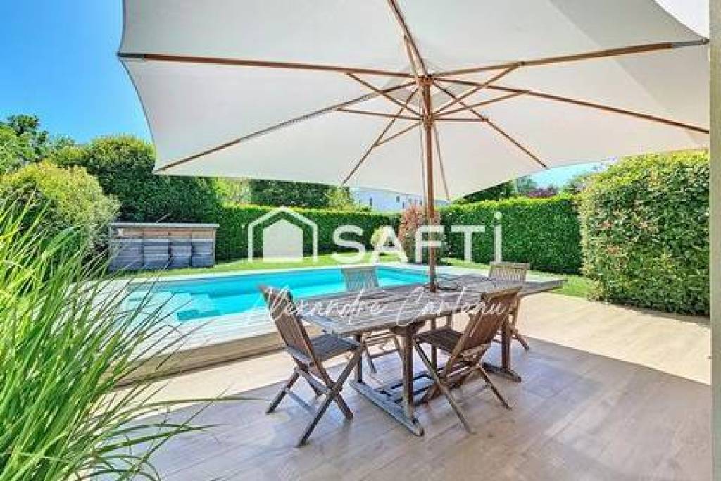 Maison 3 chambres, bureau, piscine, garage