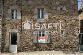 Charmante maison à rénover, idéalement située au cœur du bourg – une opportunité à ne pas manquer !
