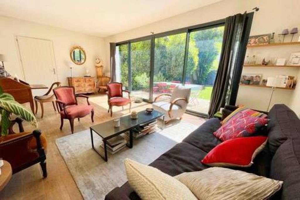 Maison à vendre 6 pièces VERSAILLES (78) avec jardin