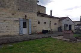 ST DENIS DE PILE AV MAISON CENTENAIRE 154 M2 CONPRENANT 5 pièces principal