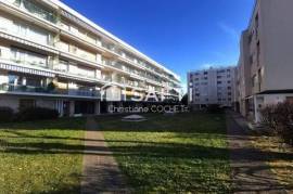 Grand et beau appartement de 6 pièces, très bien exposé et super lumineux!