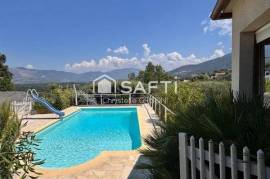 Villa familiale avec T2 indépendant, piscine, jardin vue dégagée