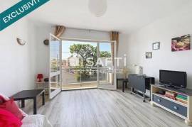 Vaste studio avec cuisine séparée, balcon, proche tram !