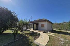 Maison à étage d'environ 117m² avec terrain de 935m² sur la commune de Saint-Sauveur