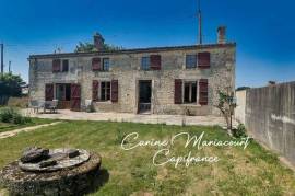 Longère en pierre de 1860 116 m² habitables, dépendances et terrain de 900 m²