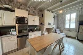 Maison charentaise à rafraichir - 4 chambres - 136 m² à TAILLEBOURG (17)