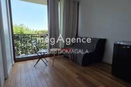 appartement traversant 4 pièces