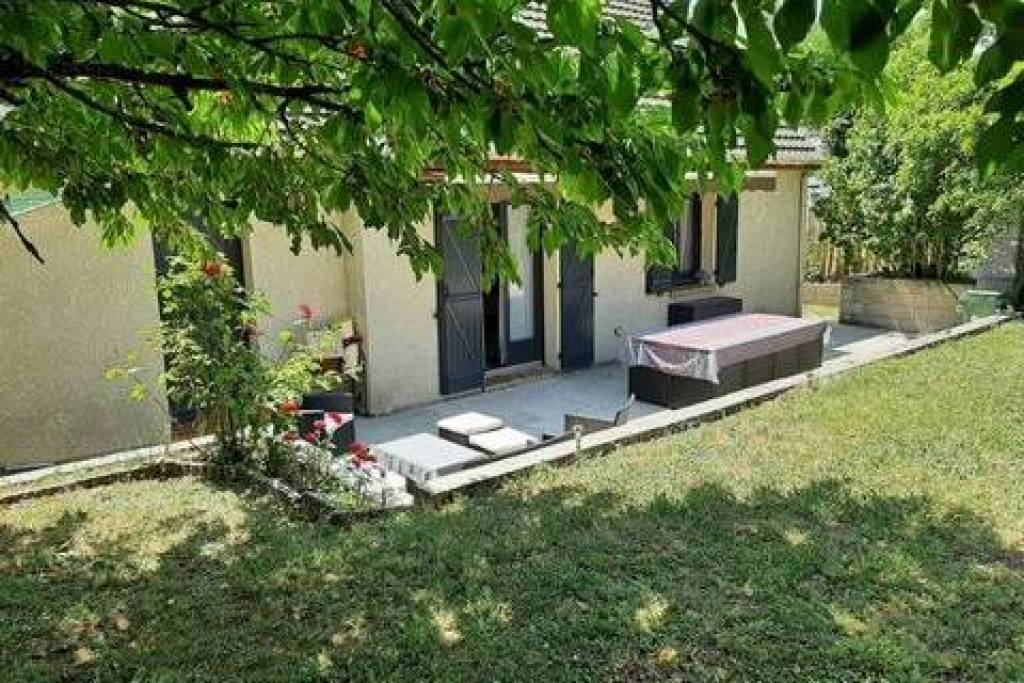 Idéal pour une famille ou jeune couple : maison spacieuse, lumineuse !