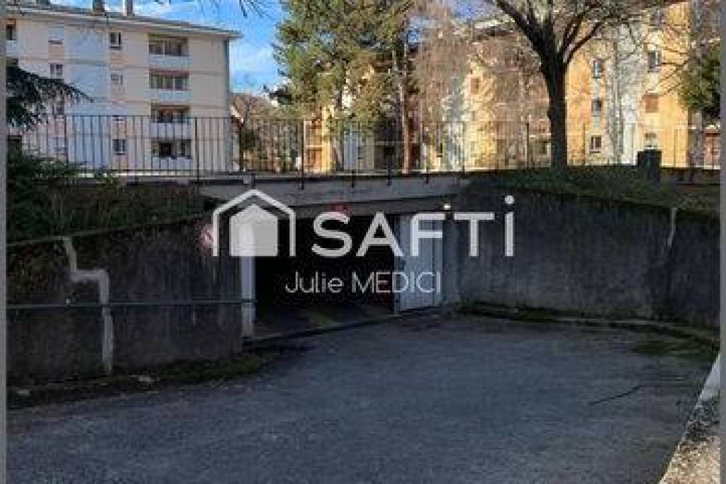 Garage sécurisé en sous-sol
