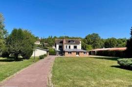 Magnifique propriété avec accès direct sur la seine
