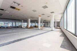 Split, Dračevac: Modern Business Building in a Prime Location for Your Success
