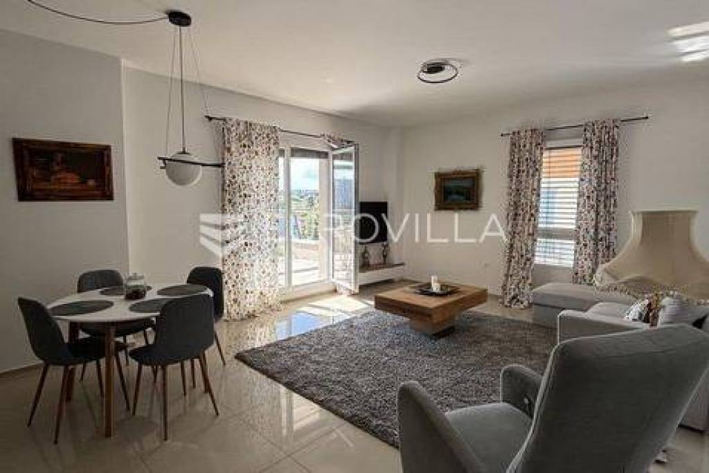 Pula, Center - modern apartment in the city center with garage parking space