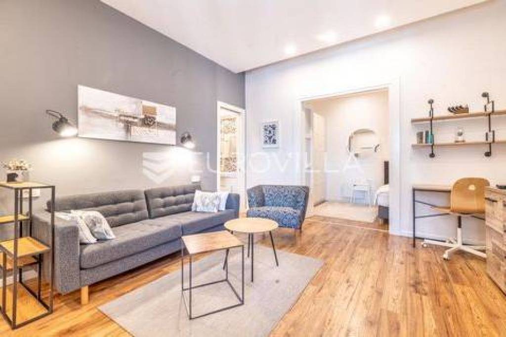 Zagreb, Trg žrtava fašizma, luxurious one-room apartment 34 m2