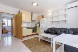 Pula, Veruda: Exceptional Three-Room Apartment with Garden, South Facing, 86m2, Long-Term Rental
