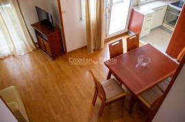Znjan – Sunny two-bedroom flat with loggia, for rent