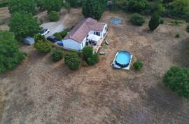 Lovely Bungalow on a Large Plot of Land with No Overlooking Neighbours
