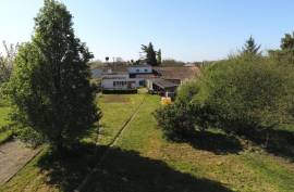 5-Bedroom Family House with Large Enclosed Garden - €175,500