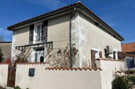 Lovely 4 Bedroom Town House With Attached Garden - Ideal As A Holiday Home - €106450