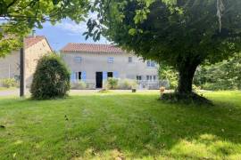 Country House with Great Potential to Finish Renovating 9km from Champagne-Mouton - €65,000