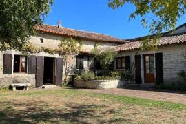 An Attractive 5 Bedroom House With Garden And A Riverside Plot - €175,500