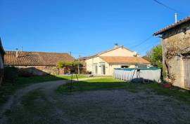 Pretty House with Outbuildings - €196800