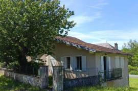 3 Bedroom House For Sale In Nanteuil-en-Vallee With Large Garden - €86,000