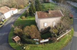 3 Bedroom House For Sale In Nanteuil-en-Vallee With Large Garden - €86,000 3 Bedroom House For Sale In Nanteuil-en-Vallee With Large Garden - €86,000