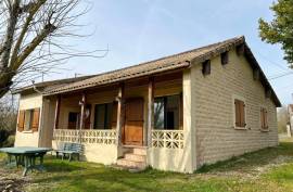 Detached Bungalow With A Pleasant Outlook - €107,500