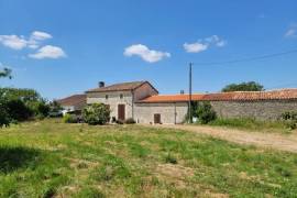 Beautiful Old House between Villefagnan and Chef-Boutonne - €148700